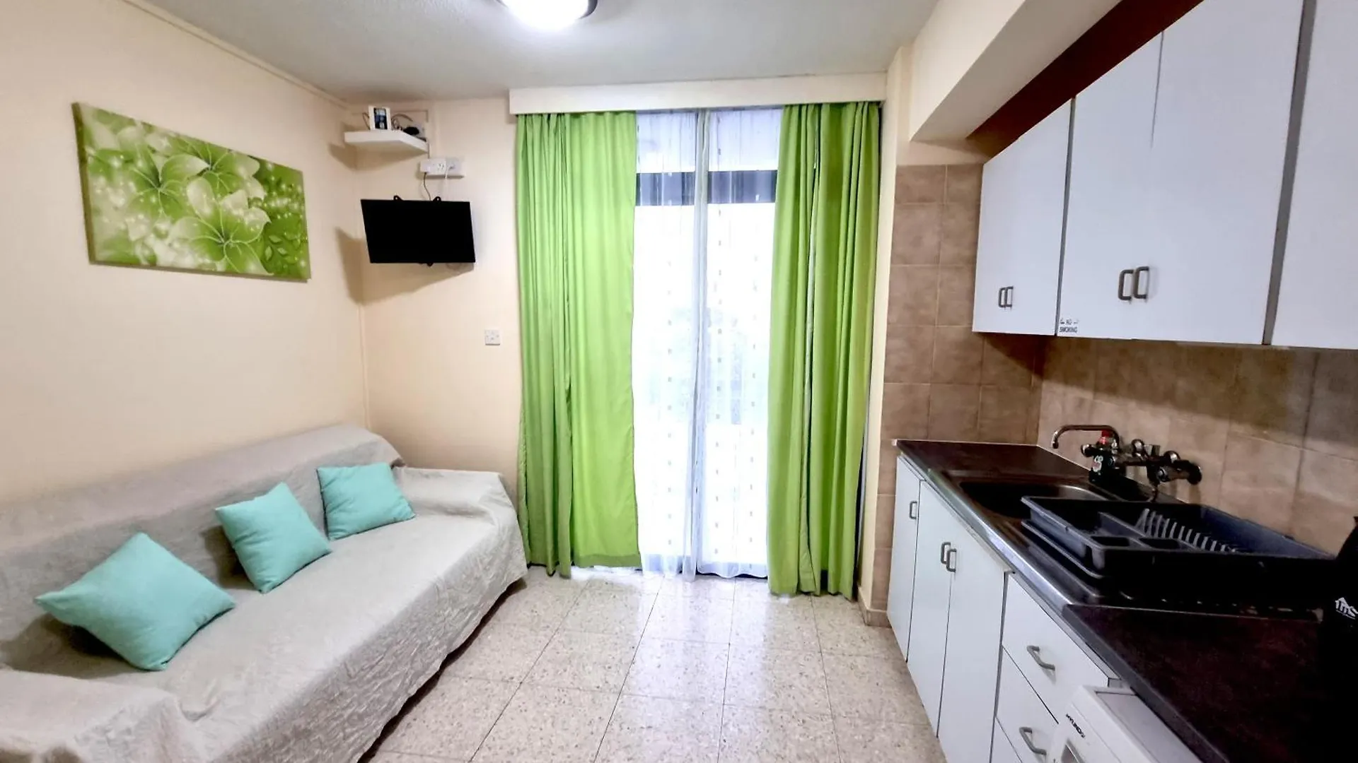 Agia Napa Center 4 Apartman 0*, Ajía Nápa